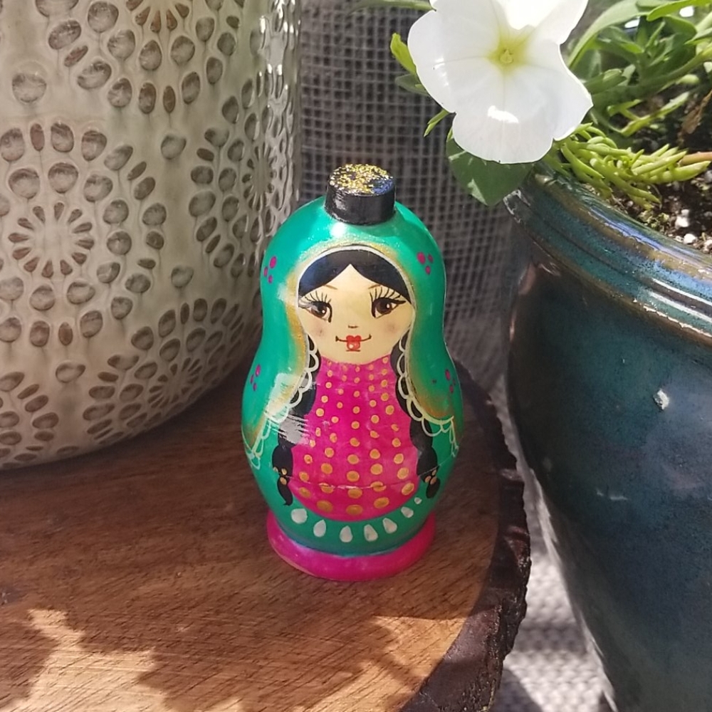ORIGINAL RUSSIAN NESTING DOLLS - Picture 2 of 9